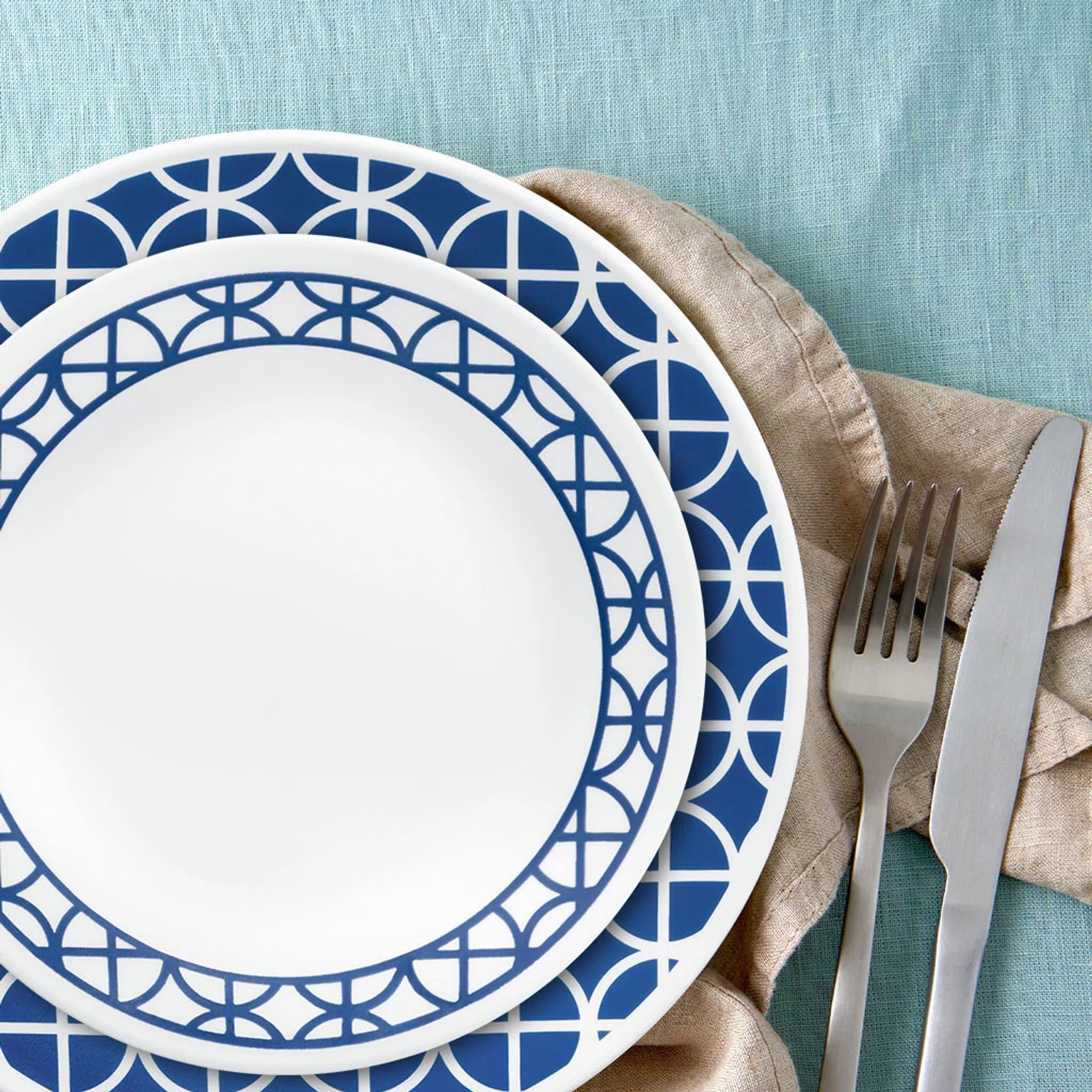 Corelle? Cobalt Circles 16-piece Mugless Dinnerware Set. Service of 4 - Image 6