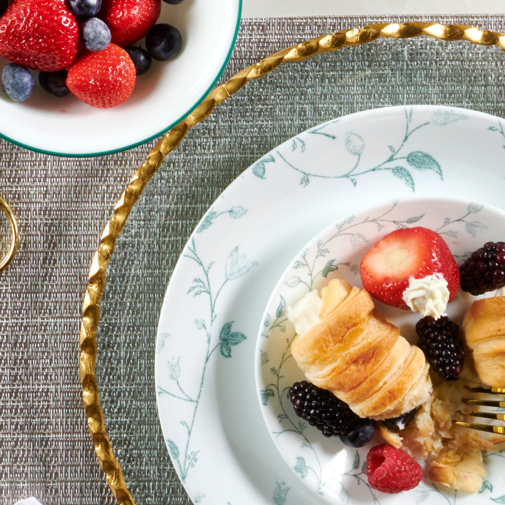 Corelle® Chambord 18-piece Dinnerware Set. Service for 6 - Image 6